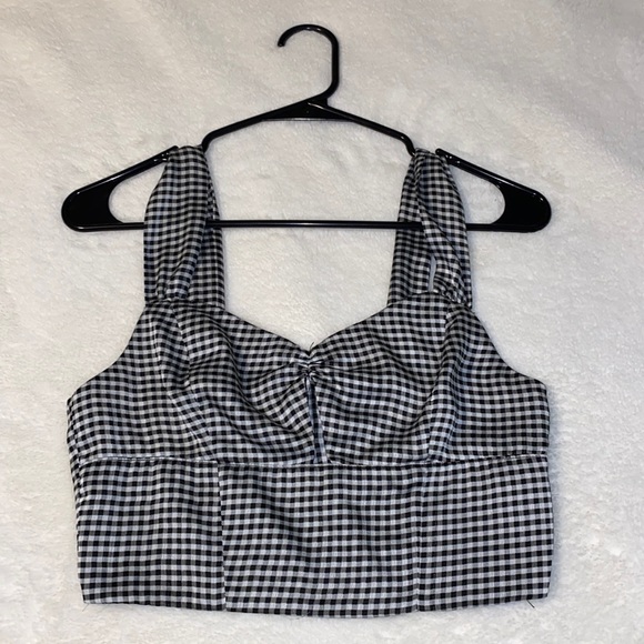 crop top - Picture 2 of 6